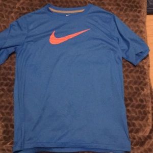 Nike youth xl tee shirt